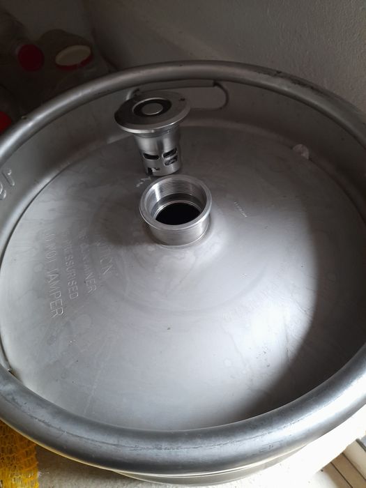 Vind butoi inox am tinut tuica in el de 30 litri