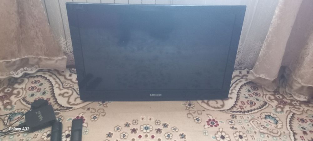 Телевизор  самсунг