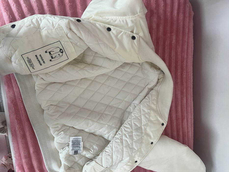 Яке бомбър Guess с лого