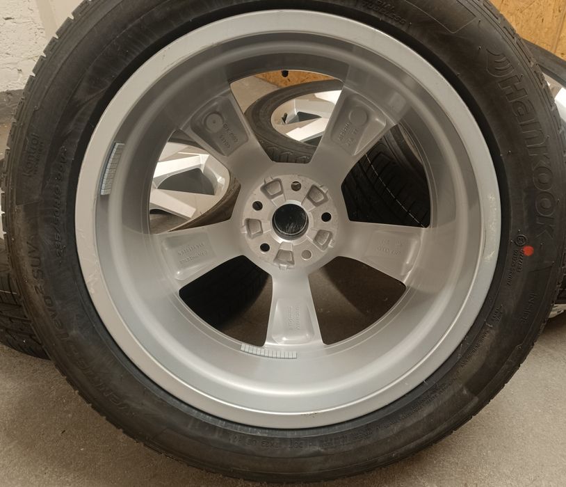Оригинални нови джанти с гуми летни 19 цола за Audi Q3 SQ3 Нови!!!