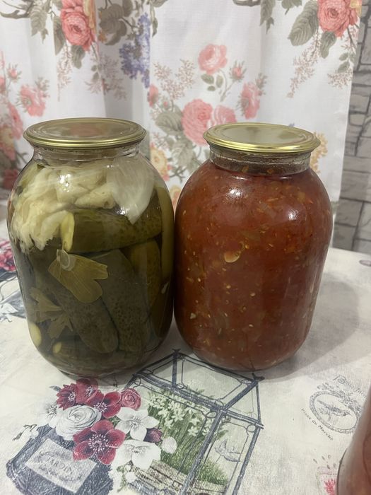 Соленые огурцы, лечо, икра