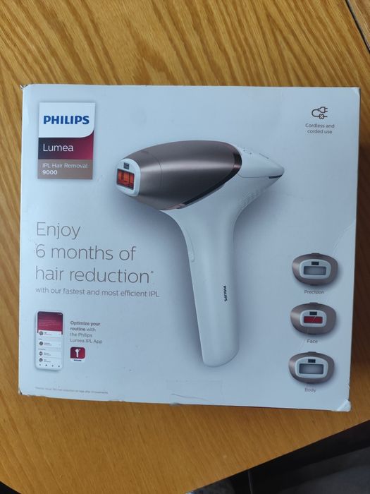 Фотоепилатор Philips Lumea IPL 9000