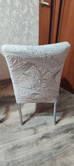 Стулья 4 шт, требуется перетяжка