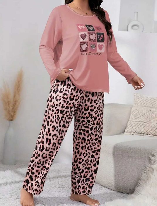 Дамска пижама с леопардов принт