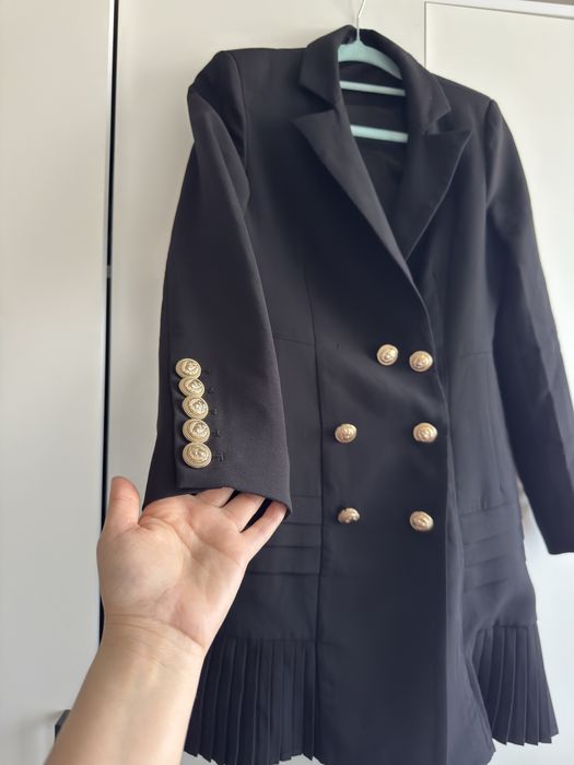 Продам платья новые