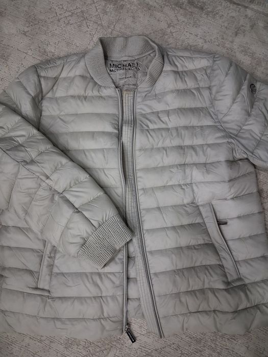 Продам куртку весеннюю размер L