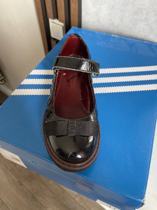 Школтные туфли на девочку