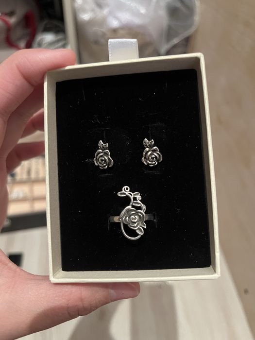 Продам украшение из серебра