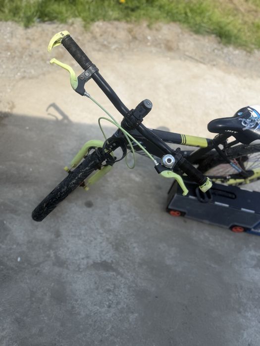 Vând bicicletă copii 7-10 ani