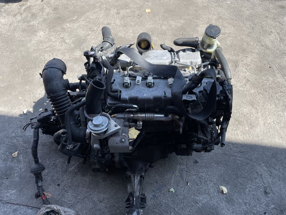 Двигатель тойота 2tr fe. Двигатель тойота 2. 2zr-fxe с кпп. Двигатель тойота 2. Toyota 2tr-fe.