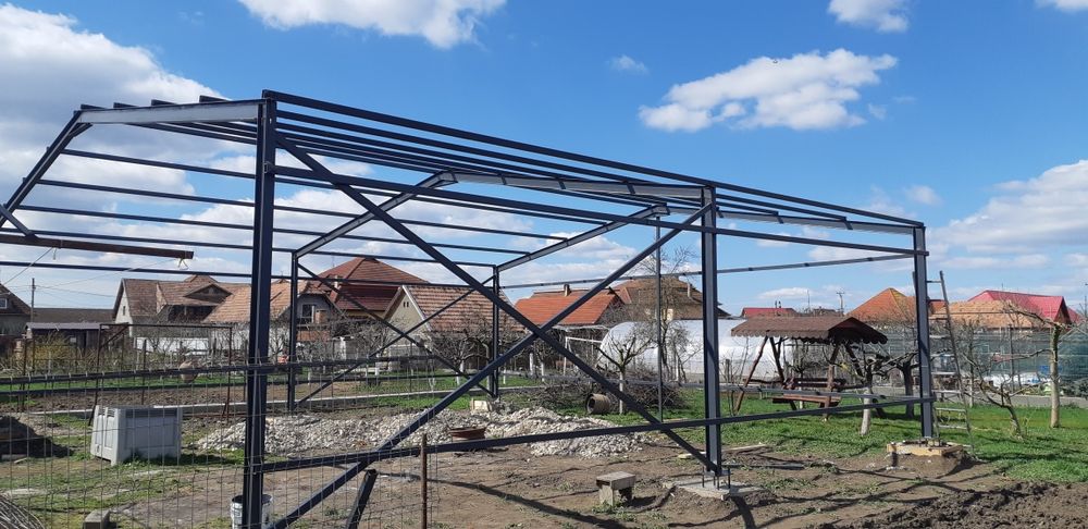 Vand hale metalice avem pe stoc asiguram transport si montaj rog serio