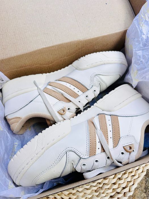 Adidas дамски маратонки 38.5 нови с кутия