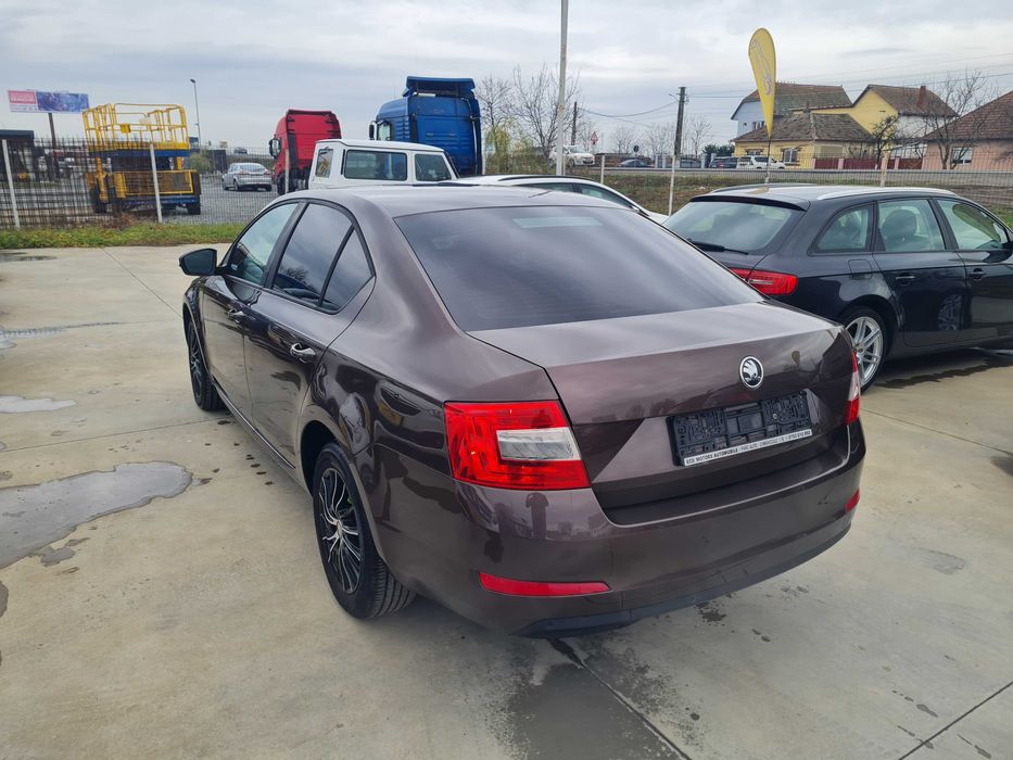 Skoda Octavia III  an 2013  diesel 180.000 km cash sau rate fixe