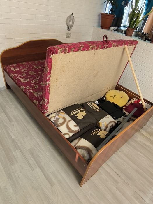 Кровать полуторка