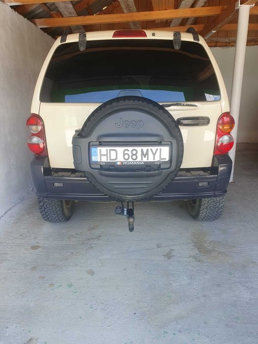 Vând 2 Jeep-uri Cherokee