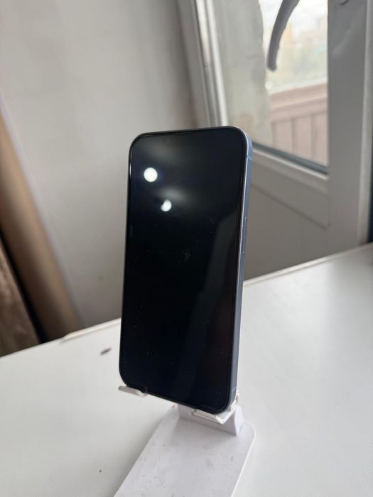 Телефоны iPhone, Samsung.