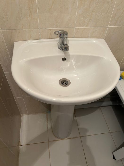 Раковина , белая