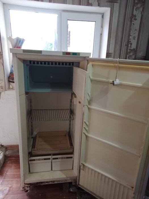 Продам холодильник