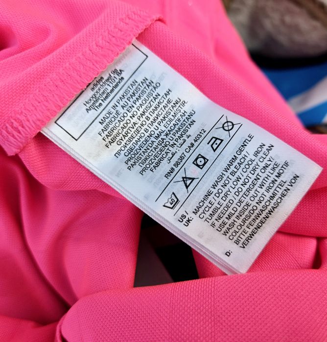 Adidas оригинална дамска тениска електриков розов цвят Л/Хл размер нов