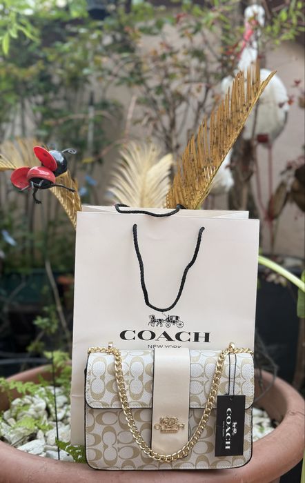 Geanta Coach punga de cadou inclusa