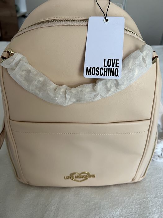 Чисто нова раница Moschino