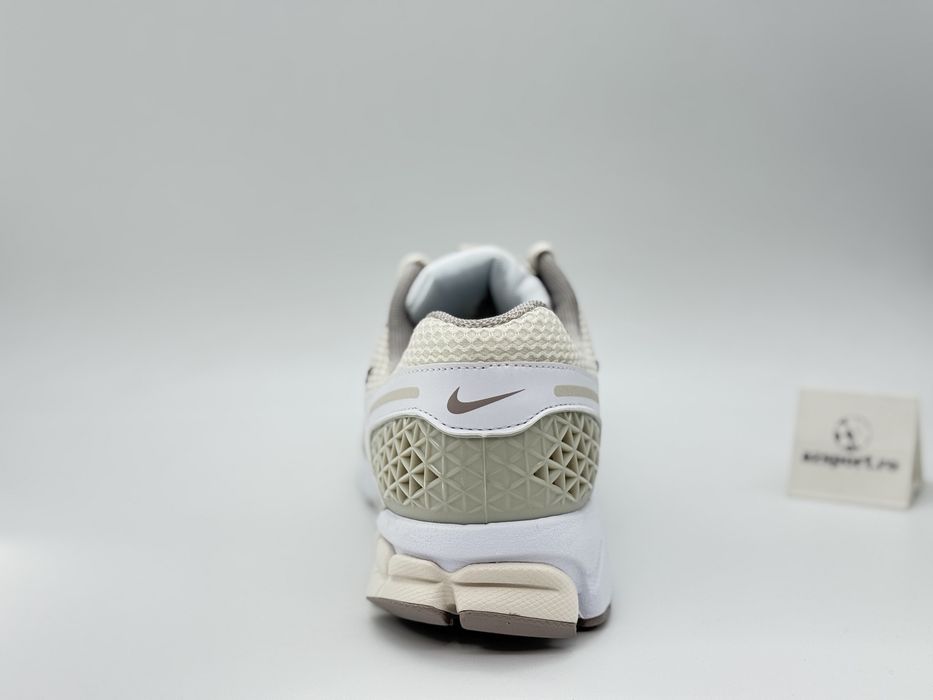 Nike Zoom Vomero 5 Noi Originali (42,5; 43)