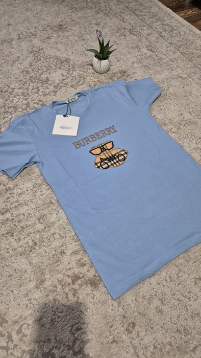 Tricou albastru deschis perfect pentru orice style