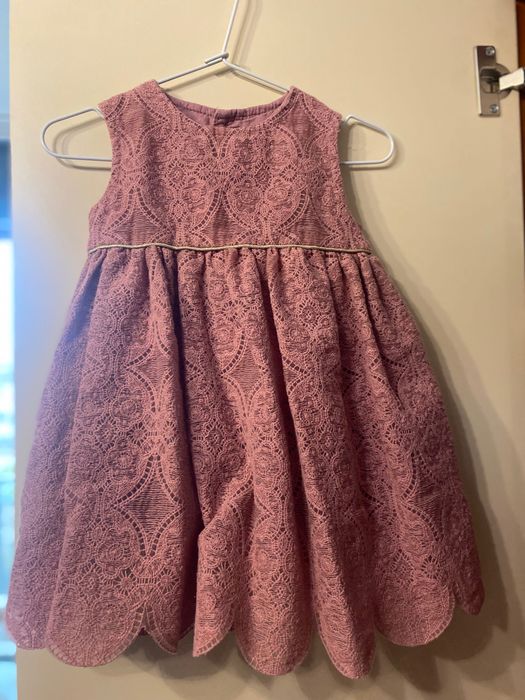 Страхотна дантелена официална рокля