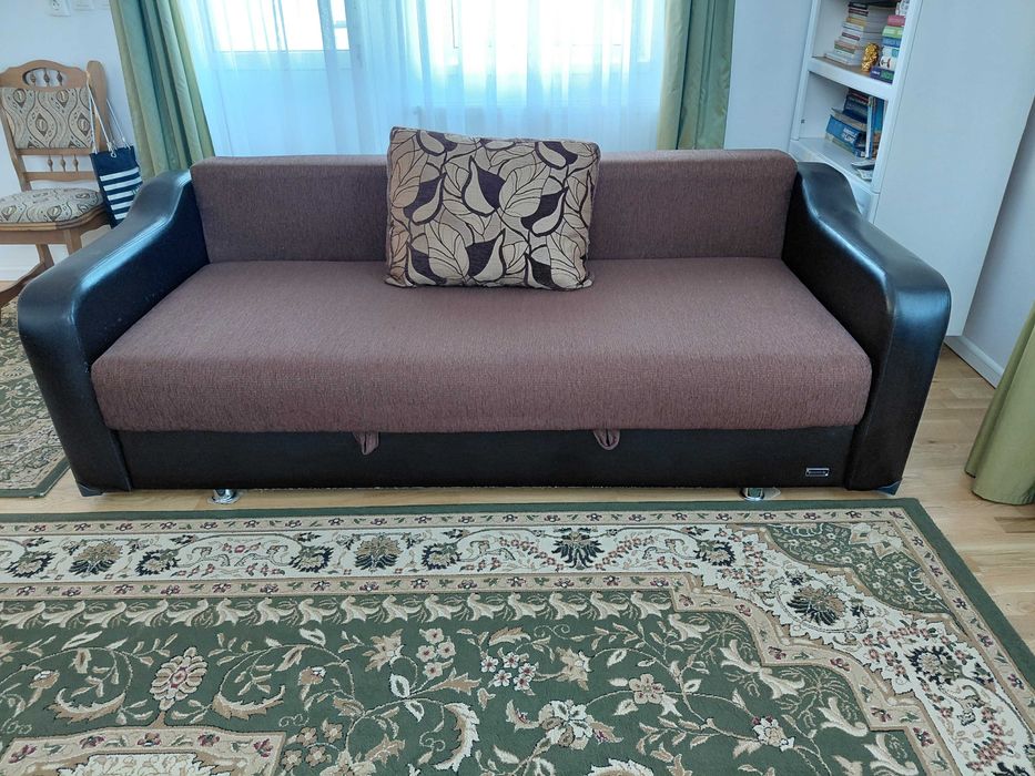 Masa cu scaune din lemn masiv de stejar si canapea de vanzare in Moreni, jud Dambovita
