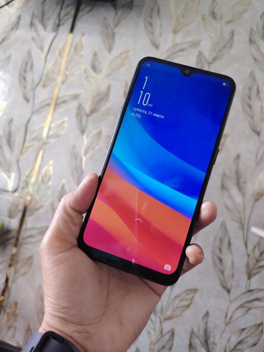 продаётся телефон