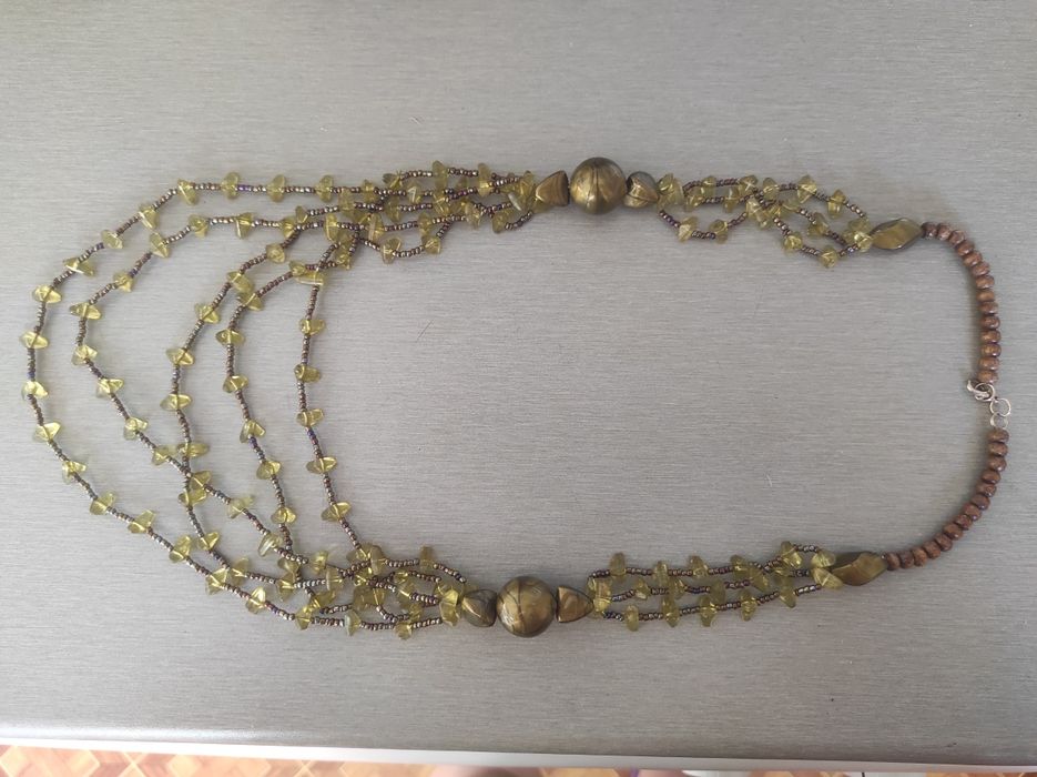 Бижута - гривни, обици, колиета