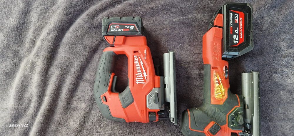 Milwaukee ferestrău pendular pe acumulator