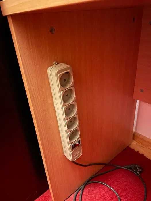 Стол для офиса или дома