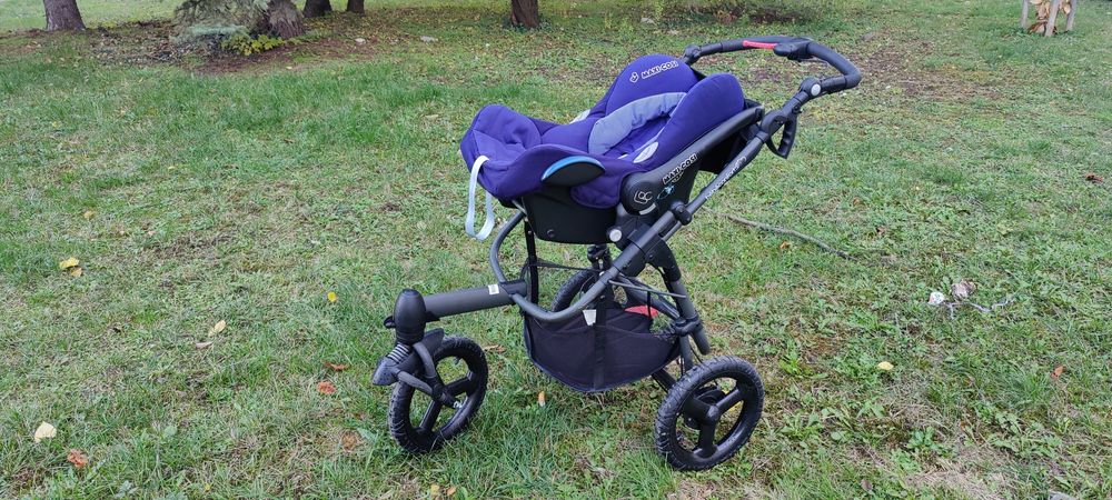 Продавам детска количка bebe confort high trek пълен комплект
