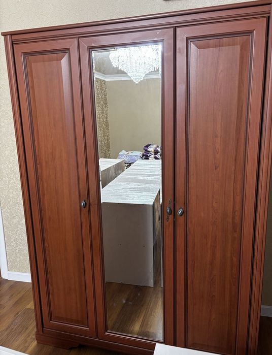 Продается шкаф в отличном состояний