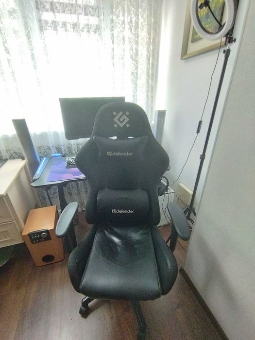 Компьютерное кресло с подсветкой