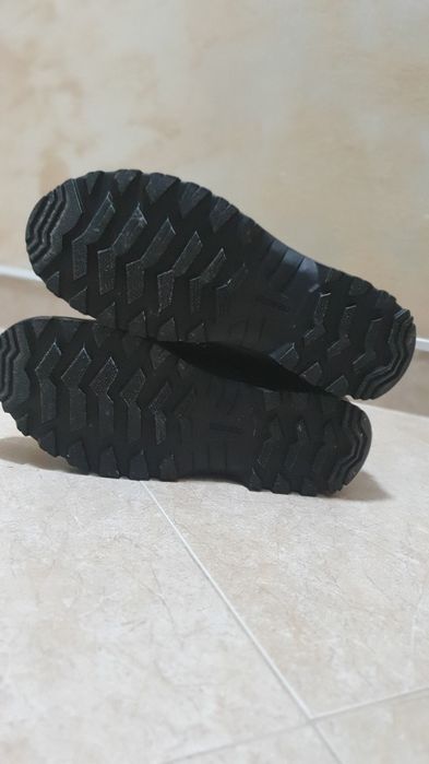 Bocanci de munte-DECATHLON