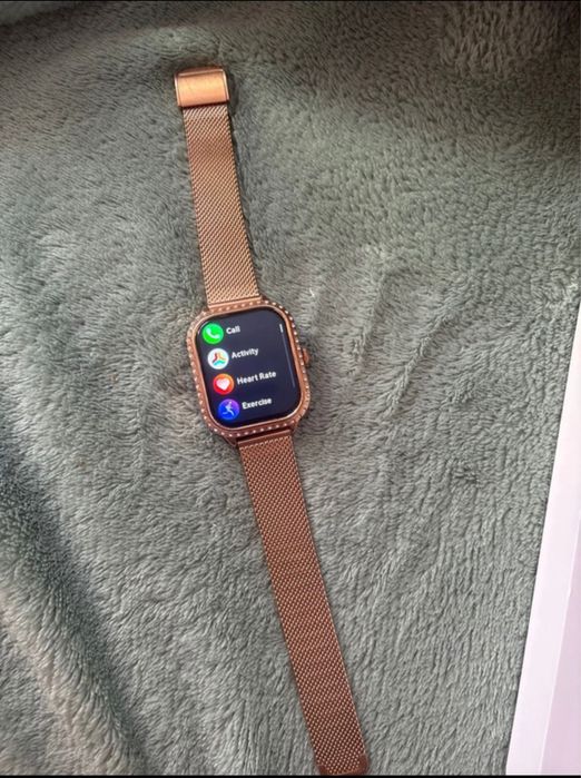 Vand smartwatch si perie de indreptat parul