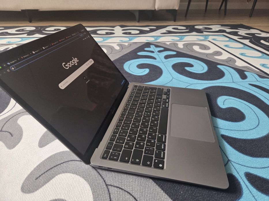 Macbook air m1 8/256 84%