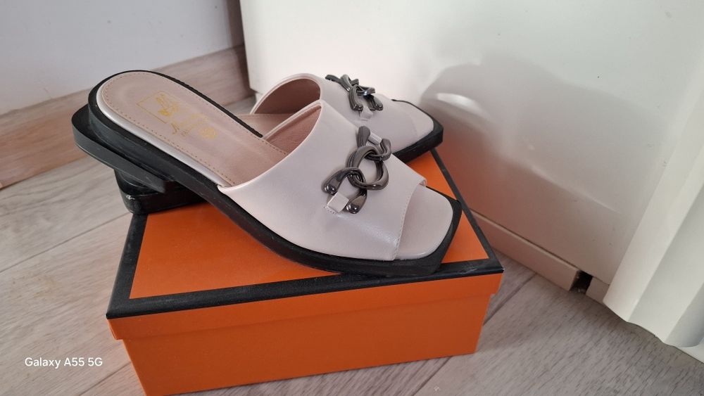 Шлепка сатылады новый.кийлмеген