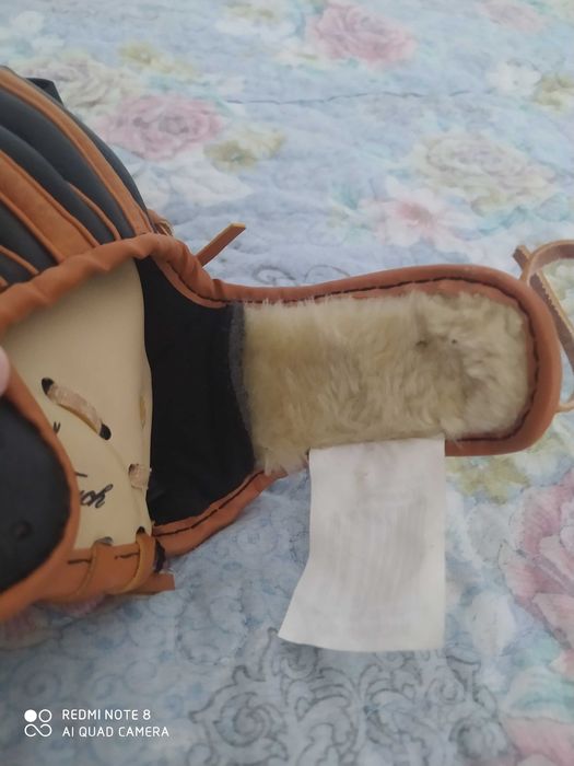 Бейсбольная перчатка