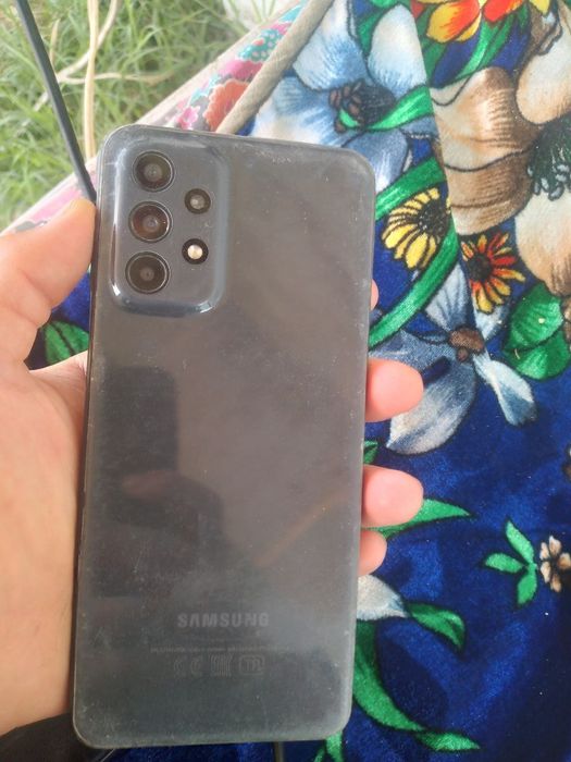 Samsung galaxy a 23 aybi orqa plasmasasi bir oz kochgan narxi 700.ming
