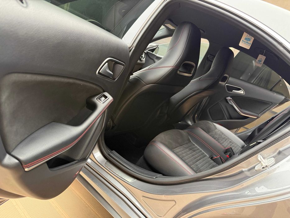 Mercedes-Benz CLA 200 7G-DCT AMG Line