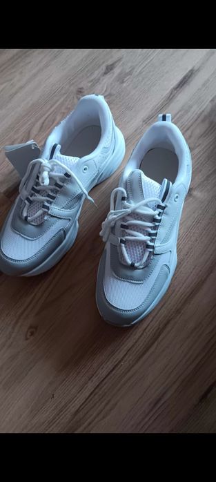 Маратонки унисекс 43 размер