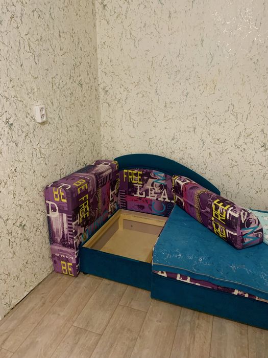 Продам диванчик в хорошем состоянии