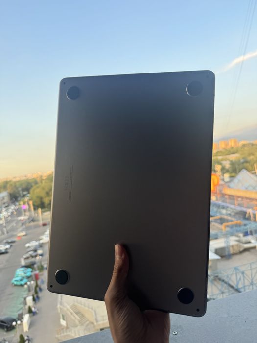 MacBook Air M2 8/256 GB