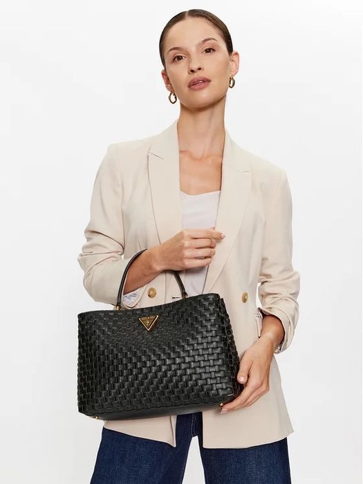 Guess нова чанта кожена