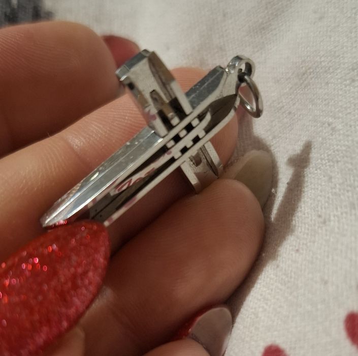 Кръст от медицинска стомана