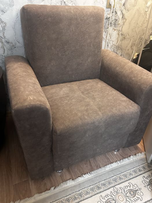 Продается диван в хорошем состлянии