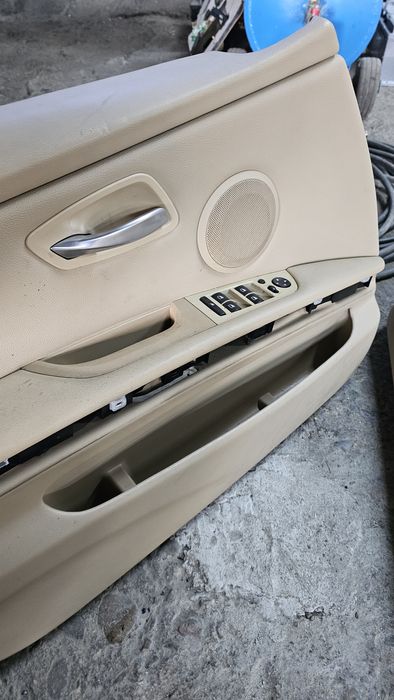 Предни кори за бмв е90 е91 bmw e90 e91 kori на вратите бежови